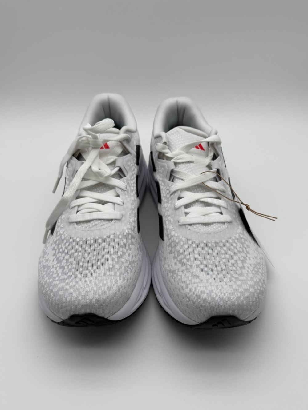 adidas ADISTAR Men’s Running Shoes White Black Red NWT JR0317 Size 10 - Picture 8 of 11